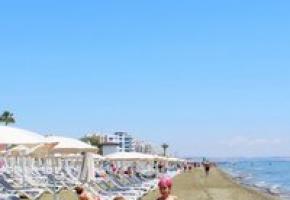 Mackenzie Beach (Cypern): recensioner, en av de två viktigaste stränderna i Larnaca